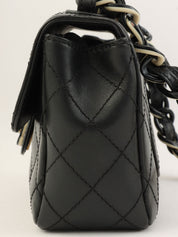 Circa 2000 Matelasse Stitch CC Turnlock Plastic Chain Shoulder Bag in Black