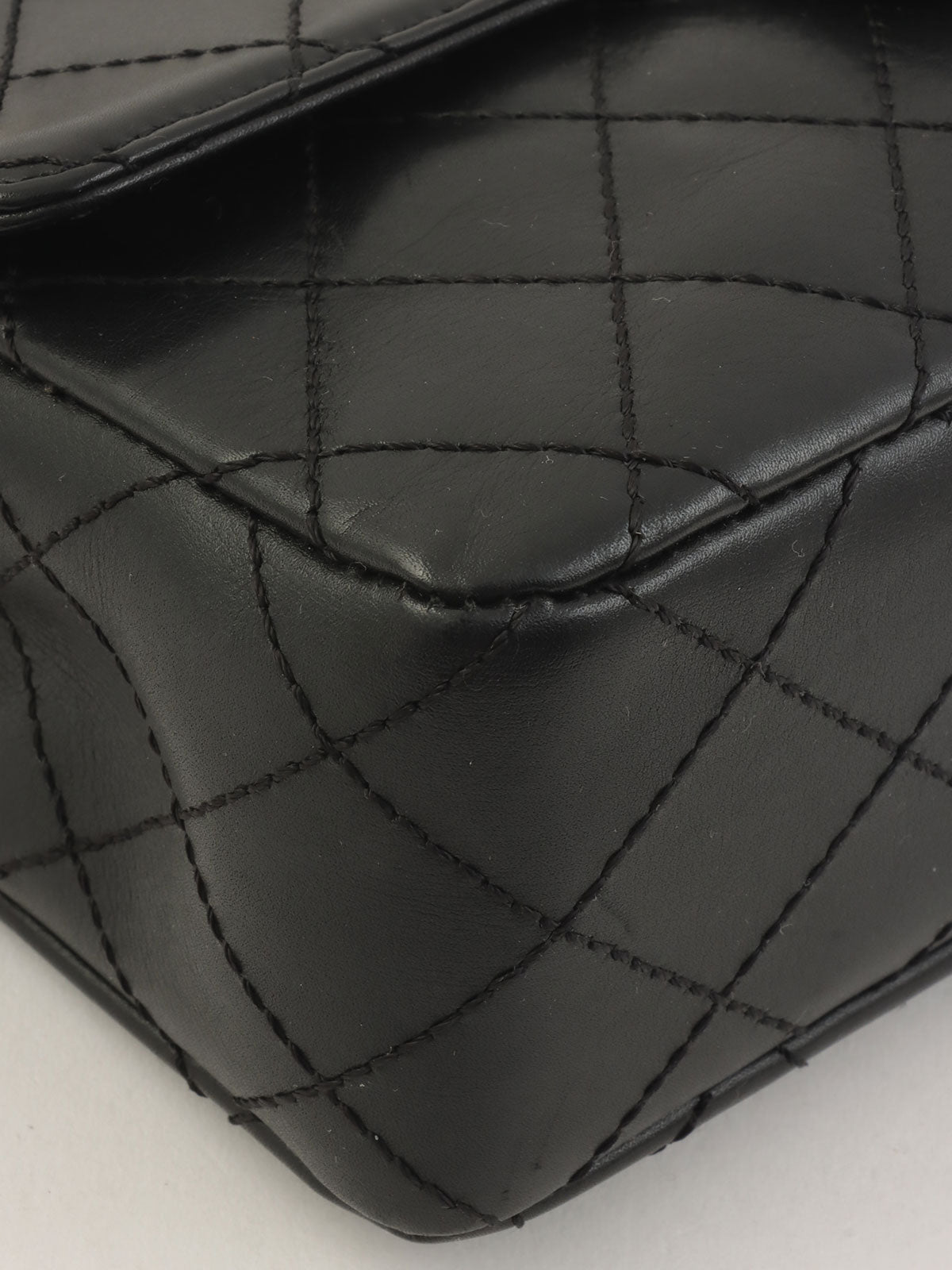 Circa 2000 Matelasse Stitch CC Turnlock Plastic Chain Shoulder Bag in Black