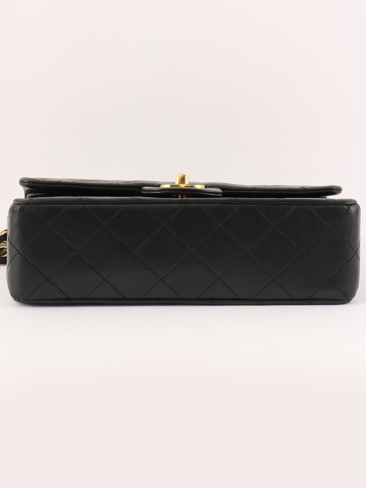 Classic flap chain bag, 23cm, black, made between 1985 and 1990