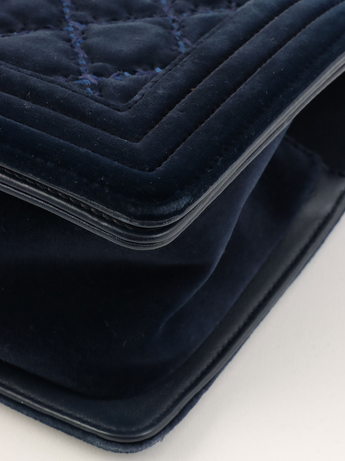 2014年頃製 ベロアボーイシャネルチェーンショルダーバッグ ネイビー