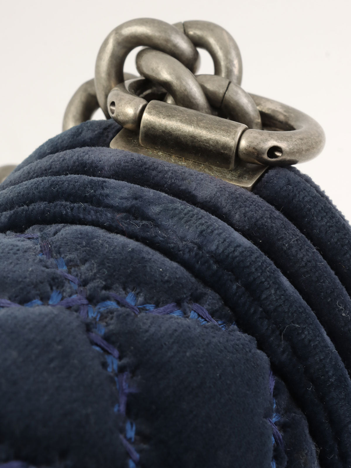 2014年頃製 ベロアボーイシャネルチェーンショルダーバッグ ネイビー