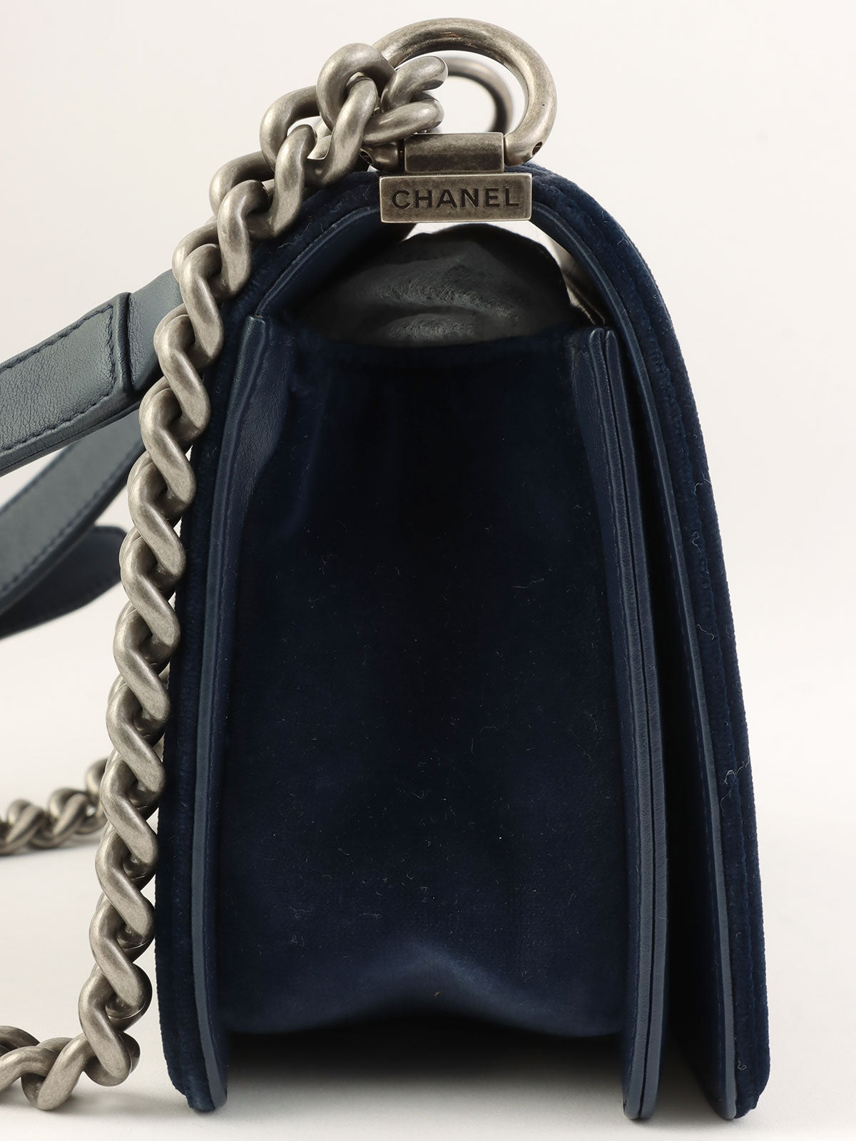 2014年頃製 ベロアボーイシャネルチェーンショルダーバッグ ネイビー