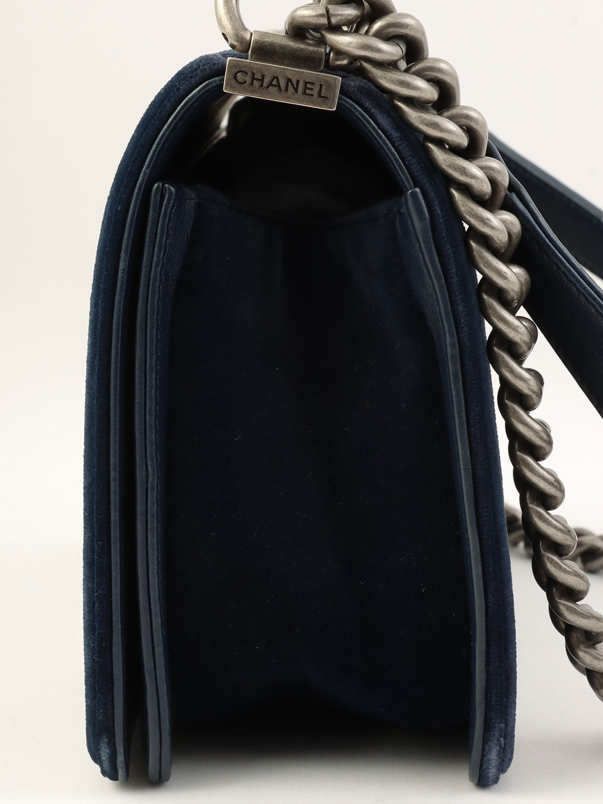 2014年頃製 ベロアボーイシャネルチェーンショルダーバッグ ネイビー