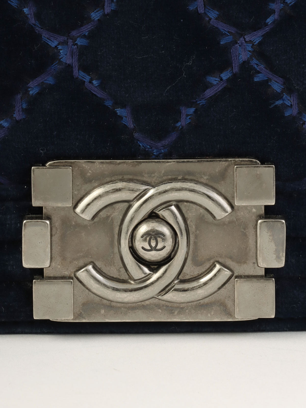 2014年頃製 ベロアボーイシャネルチェーンショルダーバッグ ネイビー