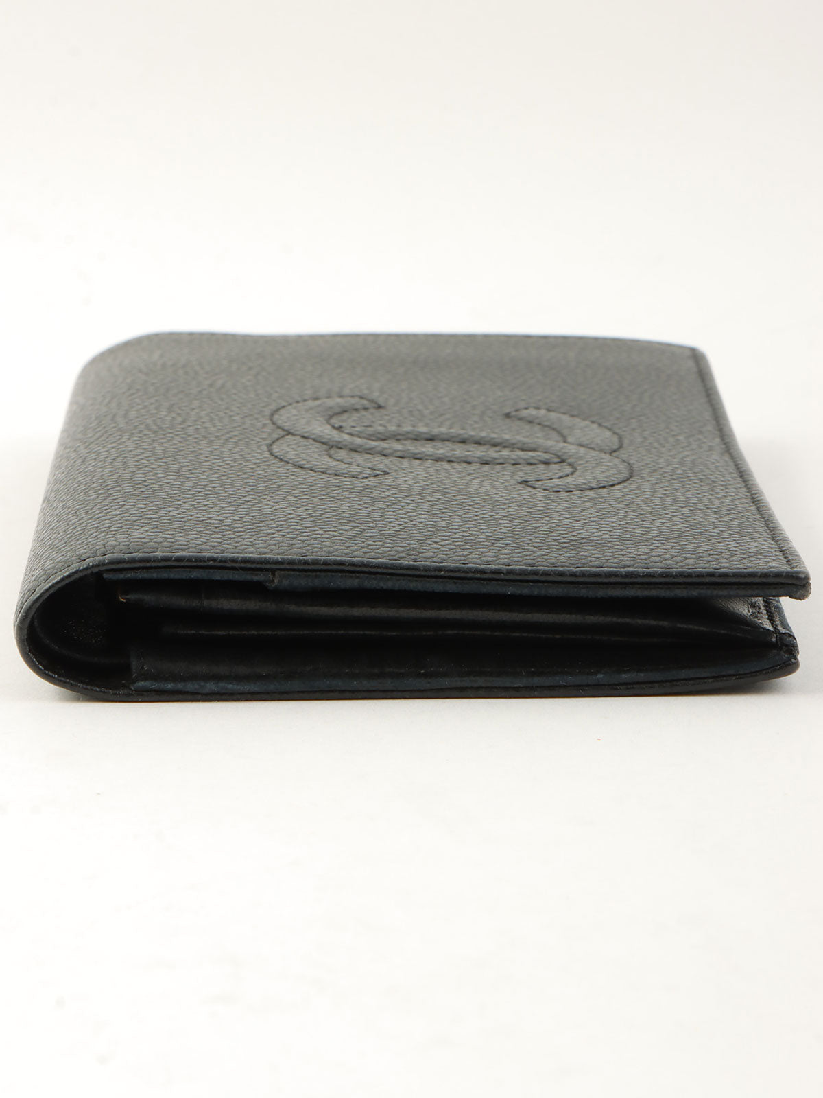鱼子酱纹理 CC 标志缝线长款钱包（黑色）
