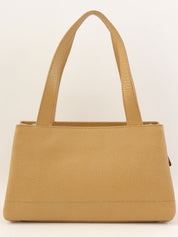 2001年鱼子酱皮CC标志缝线单肩包，米色