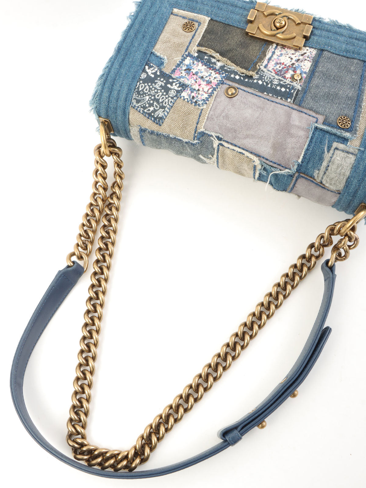 2014年頃製 デニムパッチワークボーイシャネルチェーンショルダーバッグ ブルー／マルチ