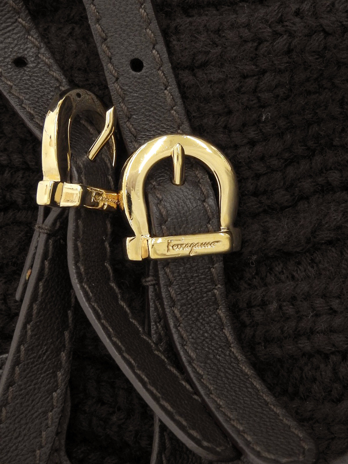 ウールハイネックニットポンチョ　ブラウン