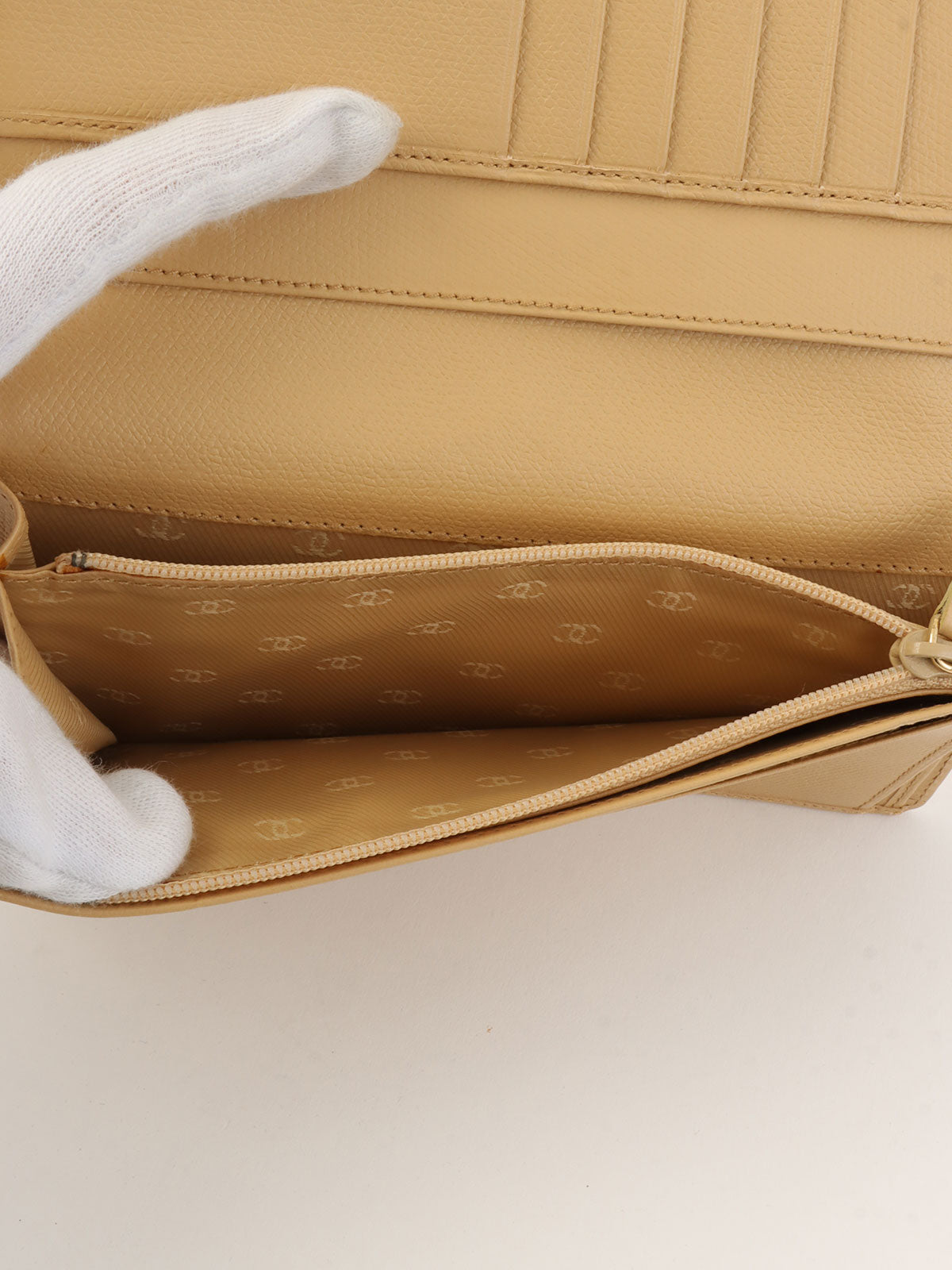 2003 CC mark long wallet, beige