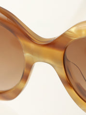 棕色大理石纹侧边丝带CC标志太阳镜，棕色