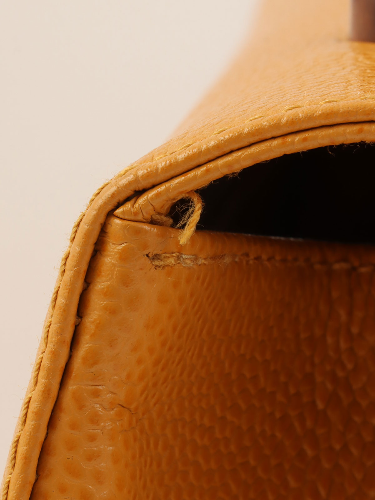 2000年頃製 キャビアスキンCCターンロックウッドハンドルバッグ マンダリンオレンジ