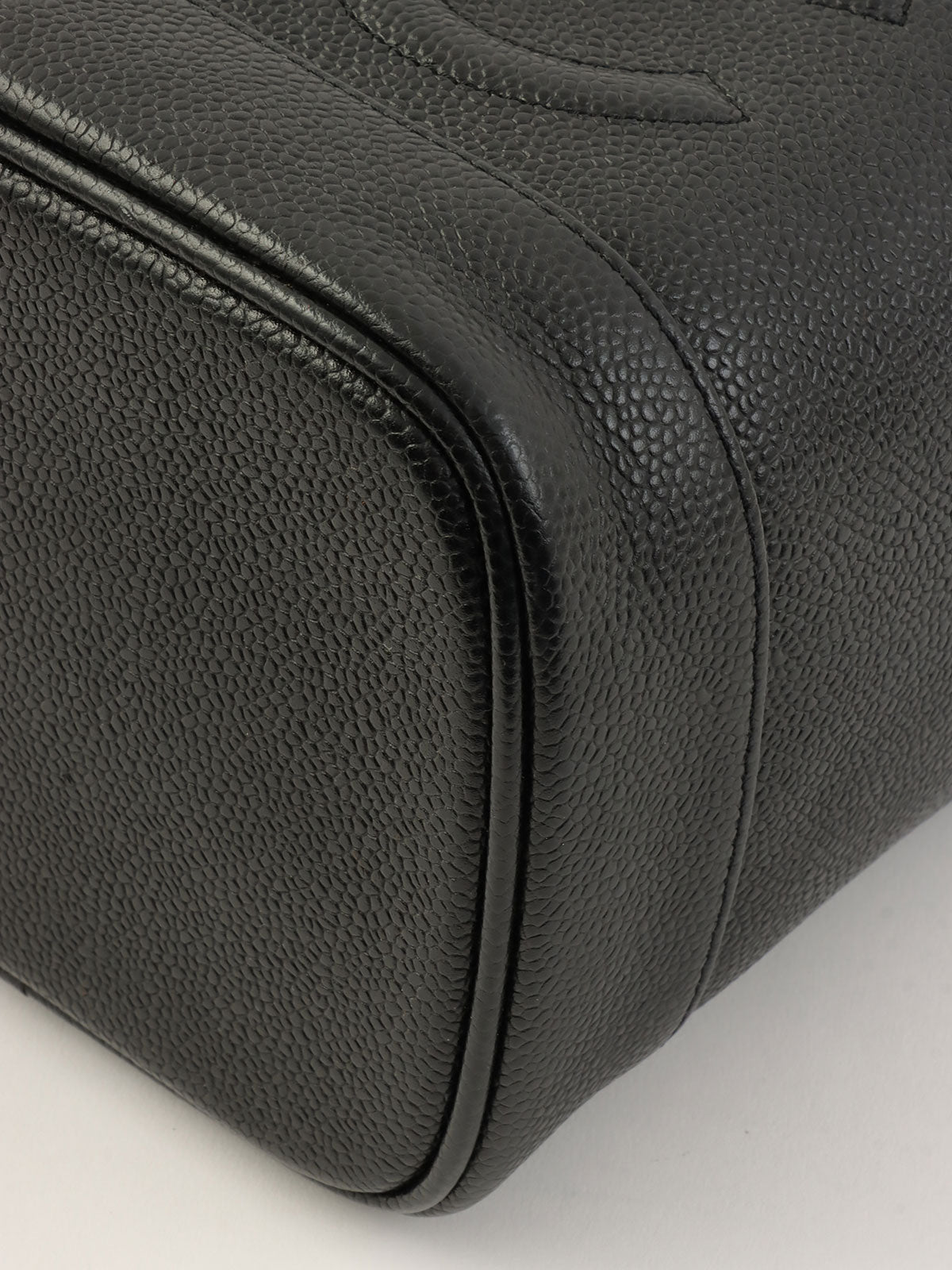 2000年頃製 キャビアスキンCCマークステッチバニティ ブラック