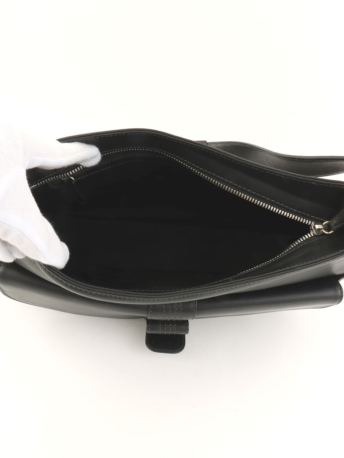 アナグラムエンボスワンショルダーバッグ ブラック