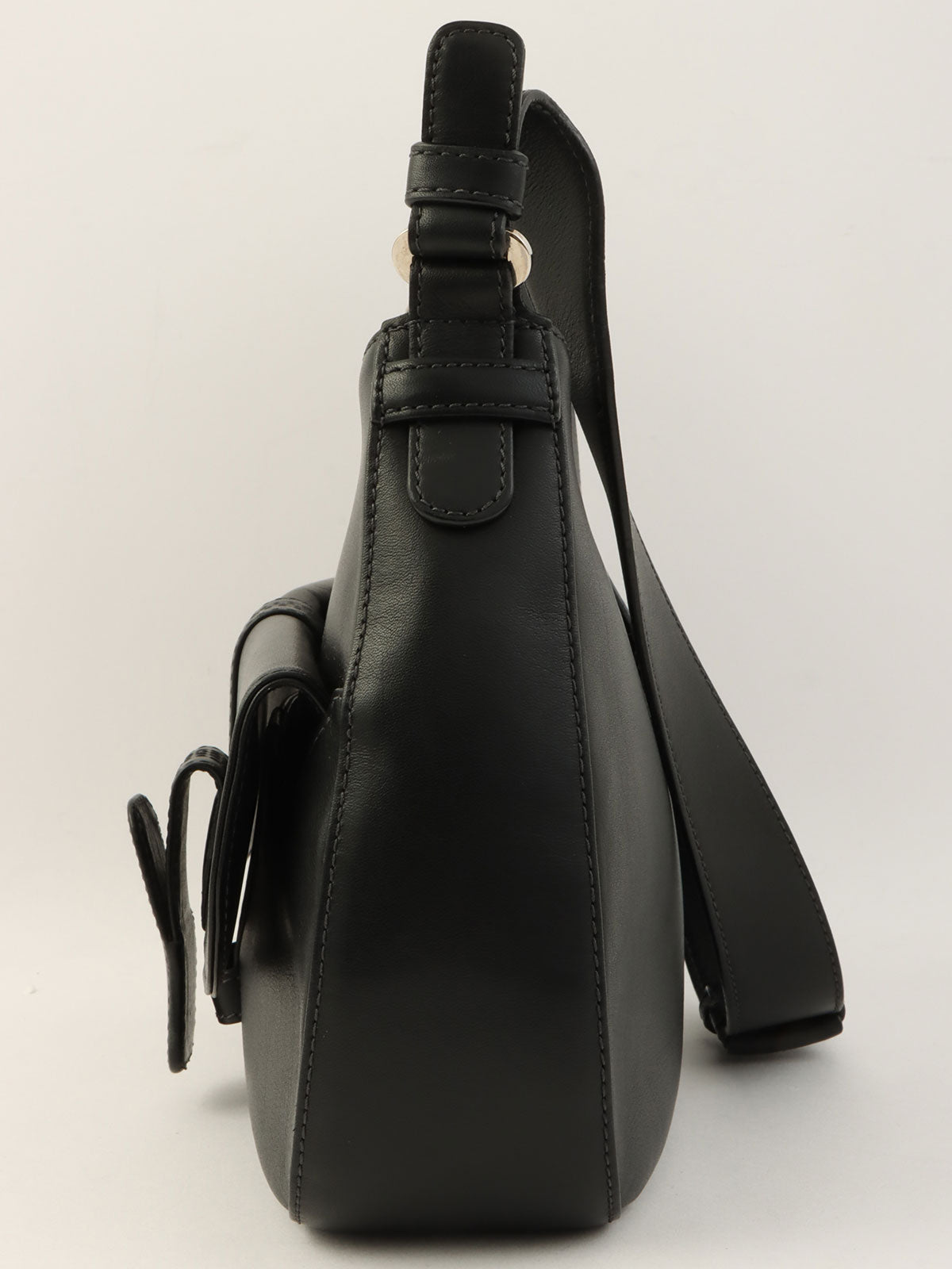 アナグラムエンボスワンショルダーバッグ ブラック