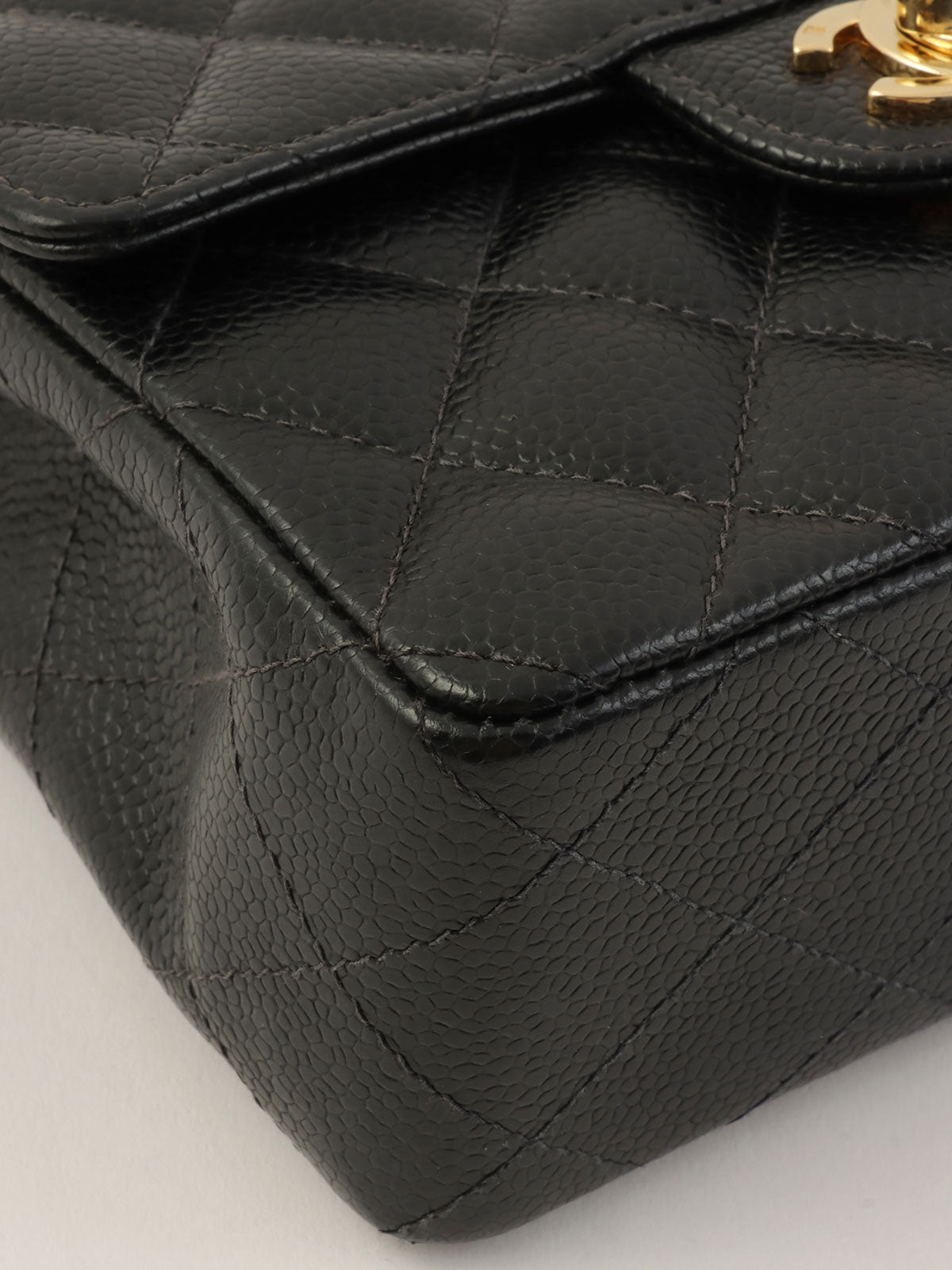 2004年頃製 キャビアスキンクラシックフラップチェーンバッグミニ ブラック