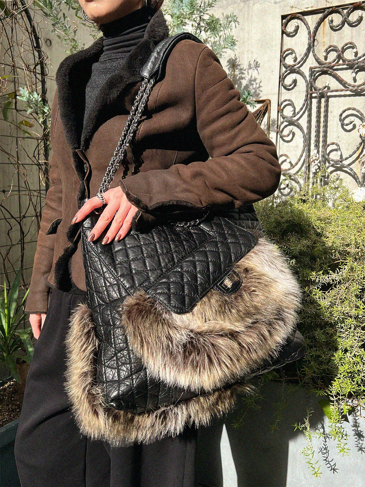 2009 2.55 Leather and Fur Combination Matelasse Stitch Tote Bag in Black