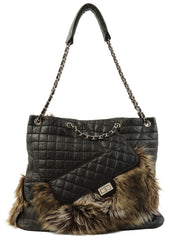 2009 2.55 Leather and Fur Combination Matelasse Stitch Tote Bag in Black