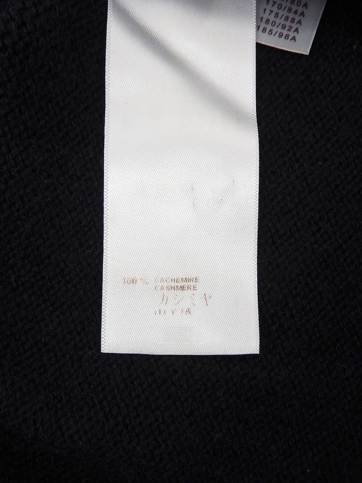 Navy cashmere knit sweater with embroidered logo