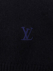 Navy cashmere knit sweater with embroidered logo