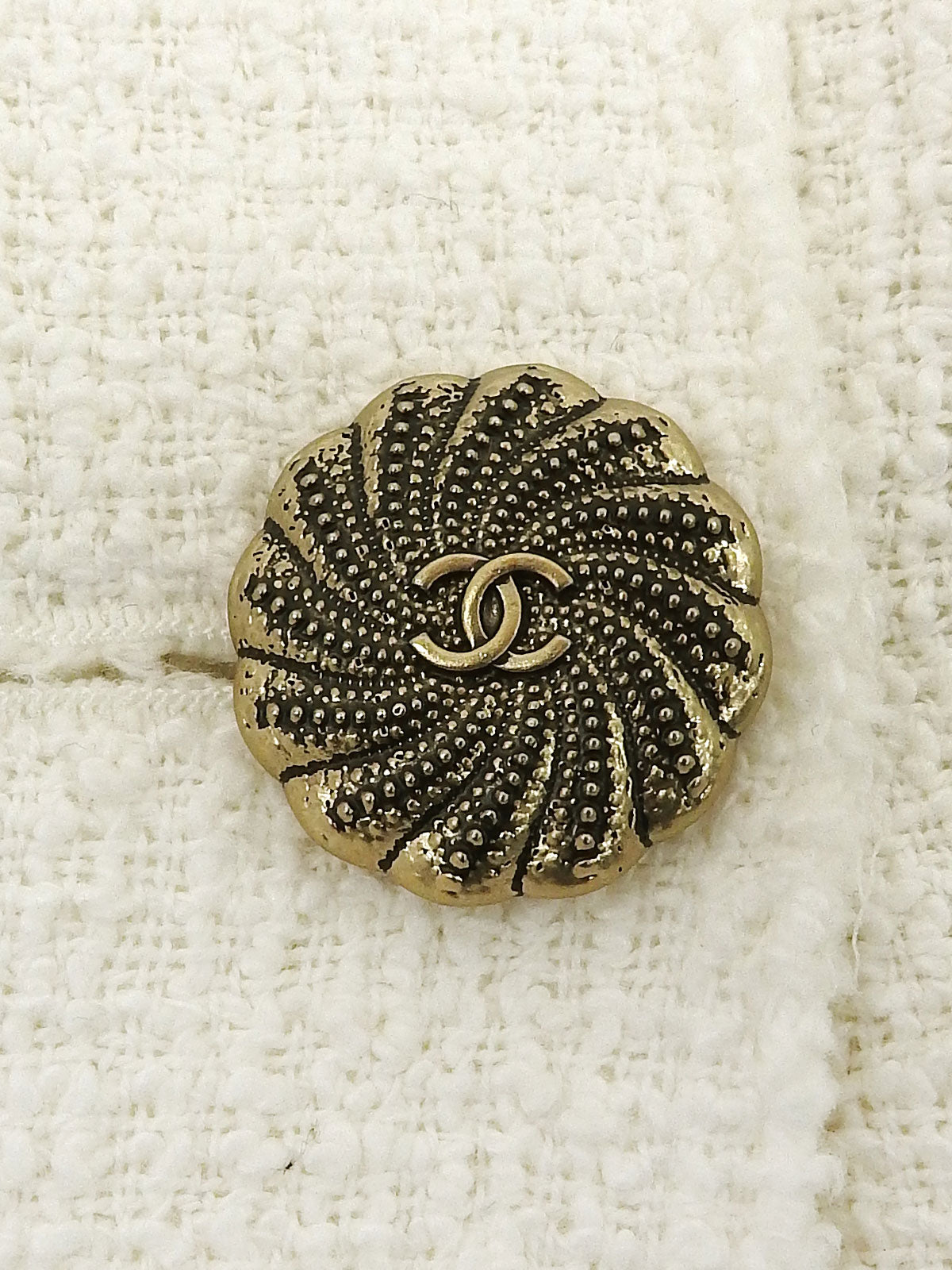 ロゴ刺繍CCマークボタン七分袖ジャケット ホワイト