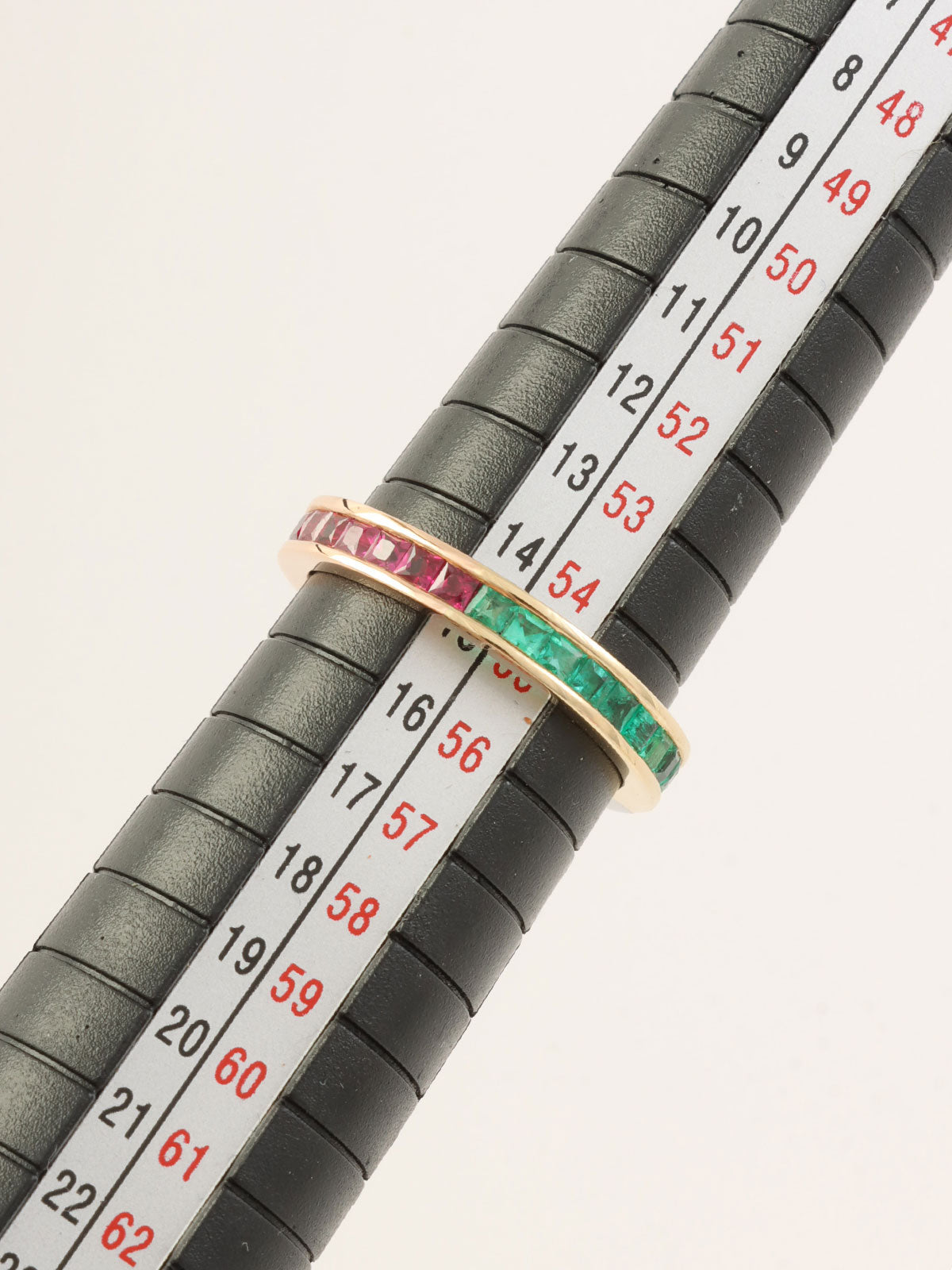 18Kプラチナエメラルドダイヤモンドデザインリング　ゴールド/シルバー/マルチ