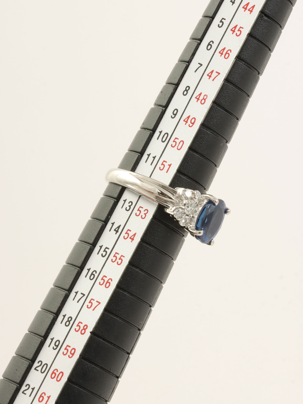 プラチナサファイアダイヤモンドデザインリング シルバー/ブルー