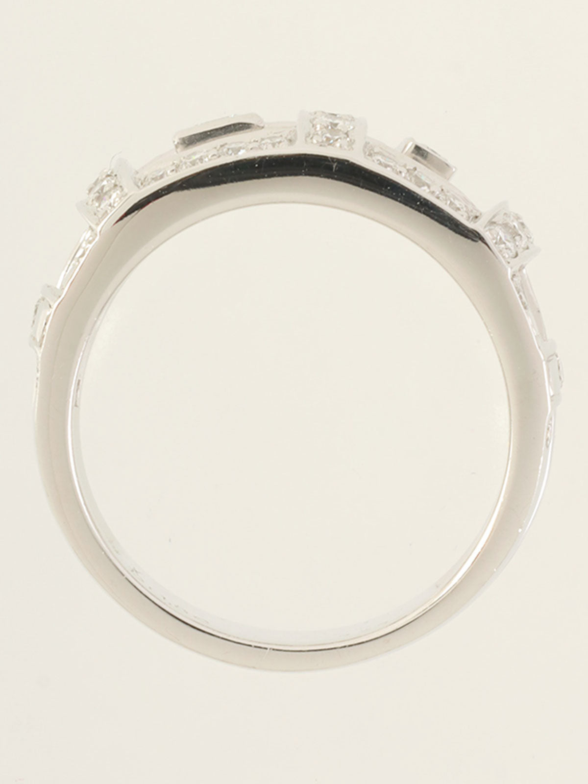 18K Diamond Design Cut Ring Silver