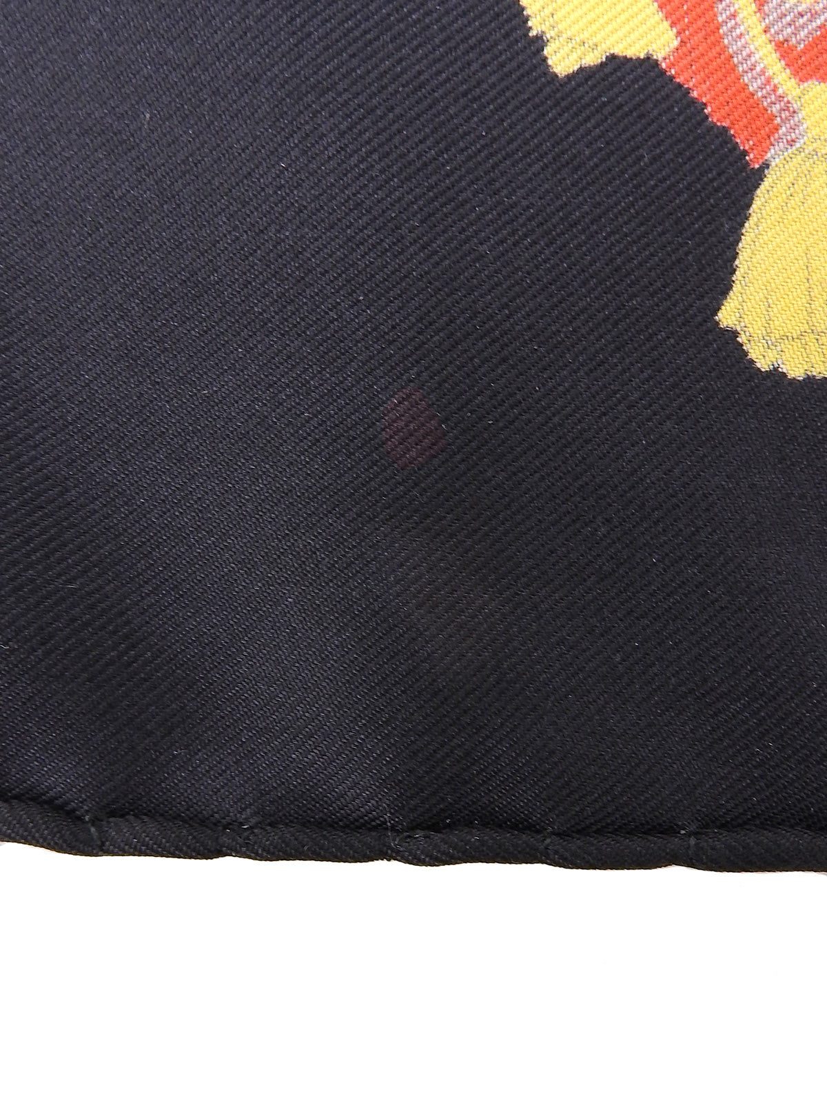 设计图案围巾多色