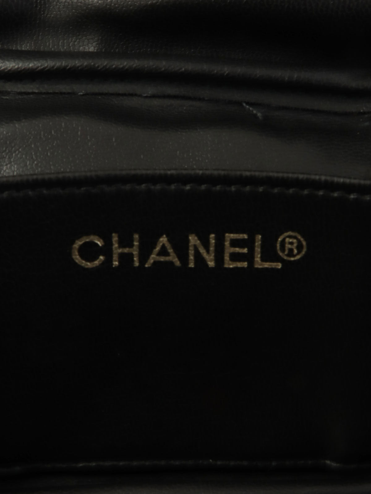 1985-1990 双色缝线 CC 标志吊坠两用化妆包，黑色