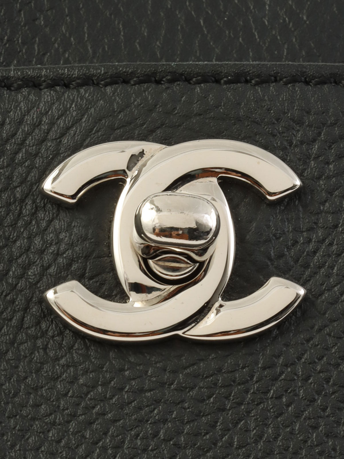 2013年頃製 キャビアスキンCCターンロックトートバッグ ブラック