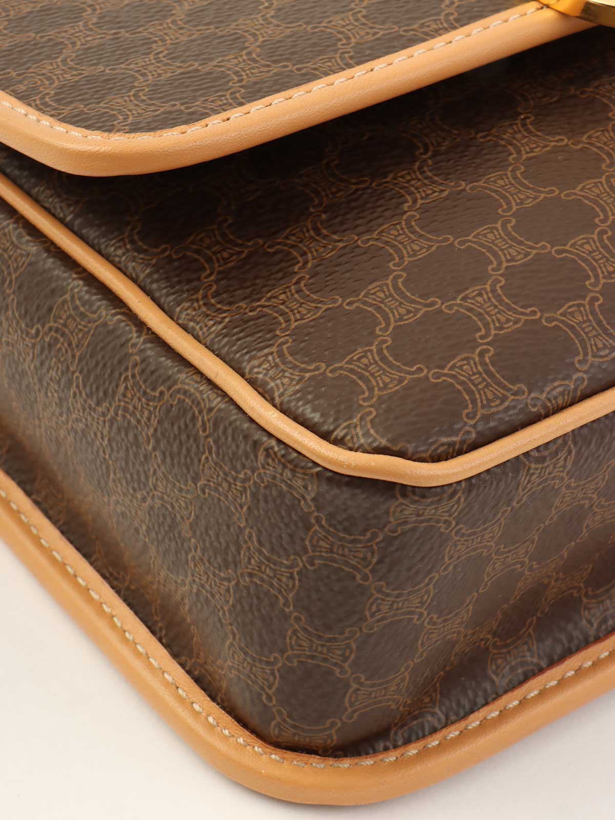 マカダムパターンロゴプレートショルダーバッグ ブラウン