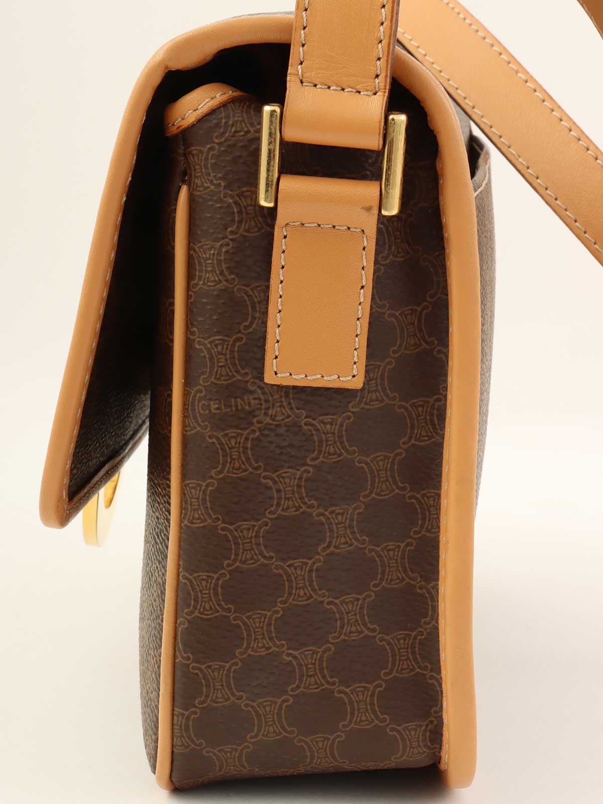 マカダムパターンロゴプレートショルダーバッグ ブラウン