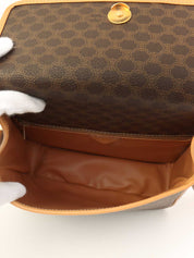 マカダムパターンロゴプレートショルダーバッグ ブラウン