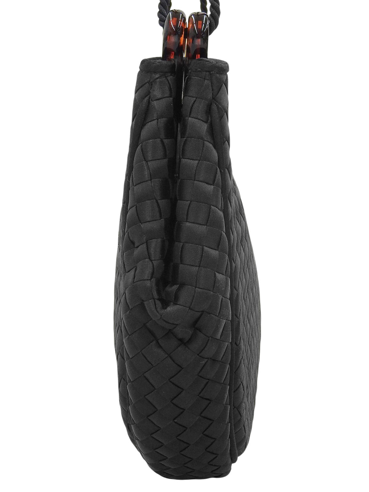 イントレチャートショルダーバッグ　ブラック