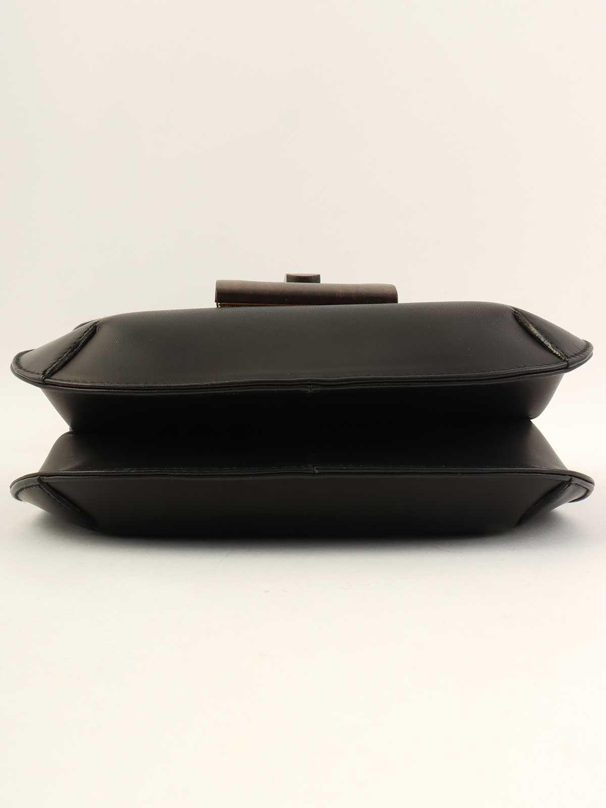 ロゴウッドクラスプワンショルダーバッグ　ブラック