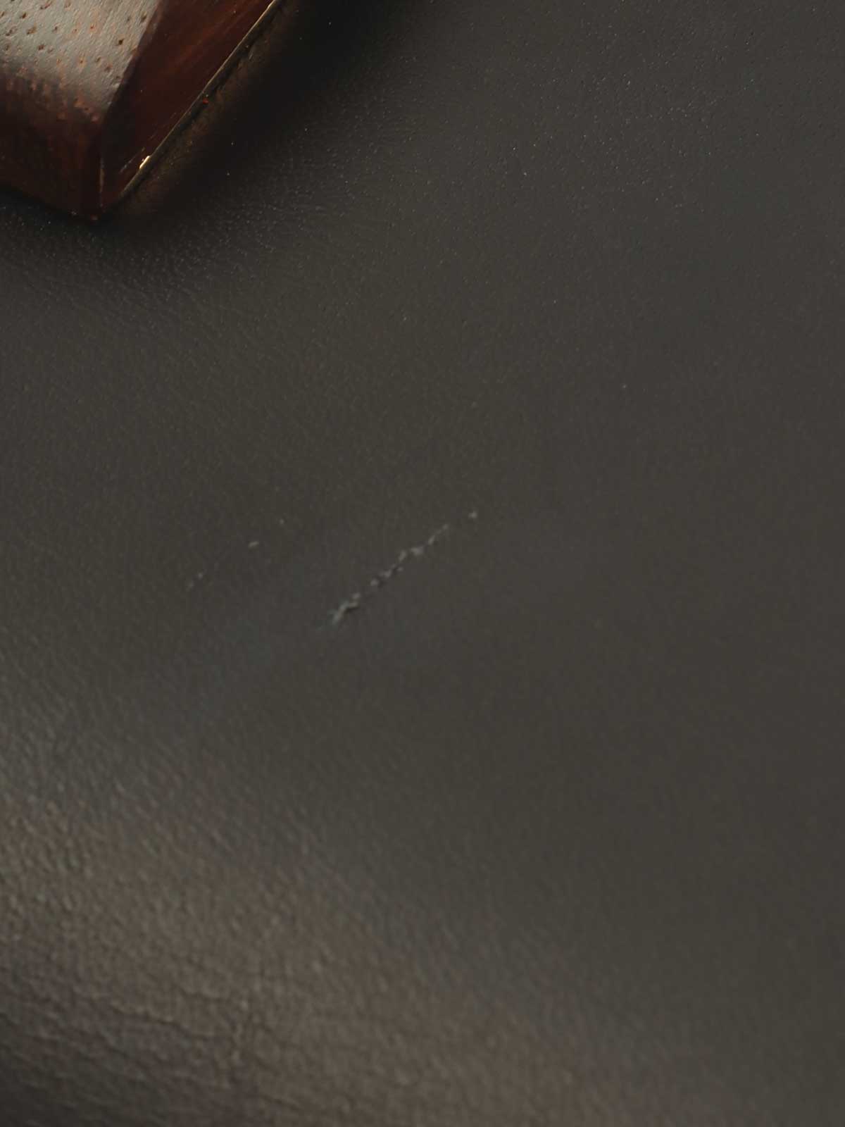 ロゴウッドクラスプワンショルダーバッグ　ブラック