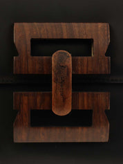 ロゴウッドクラスプワンショルダーバッグ　ブラック