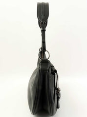 ロゴプレートショルダーバッグ　ブラック