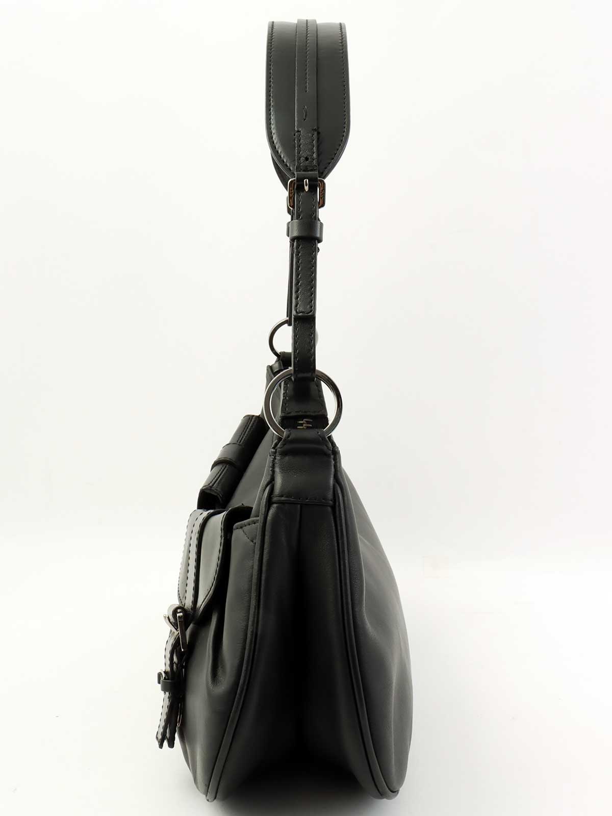 ロゴプレートショルダーバッグ　ブラック