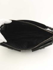 ロゴプレートショルダーバッグ　ブラック