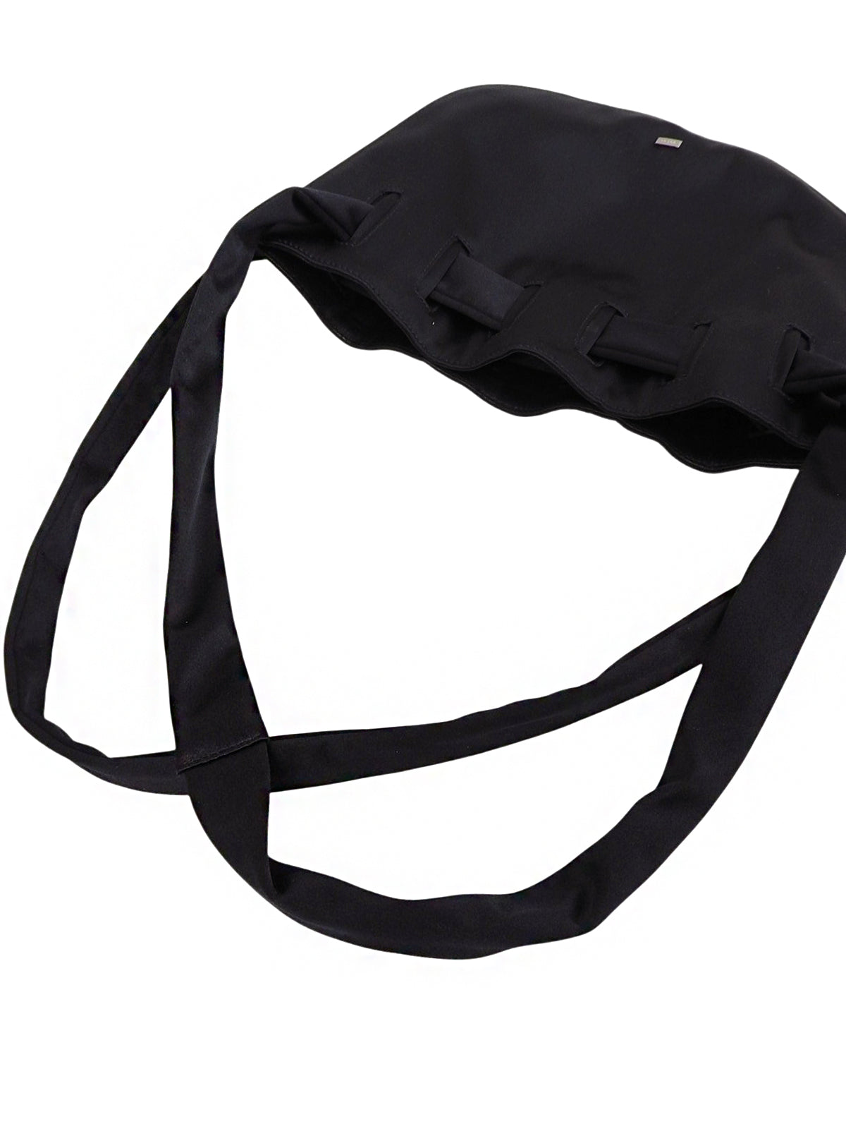 サテンロゴプレートショルダーバッグ　ブラック