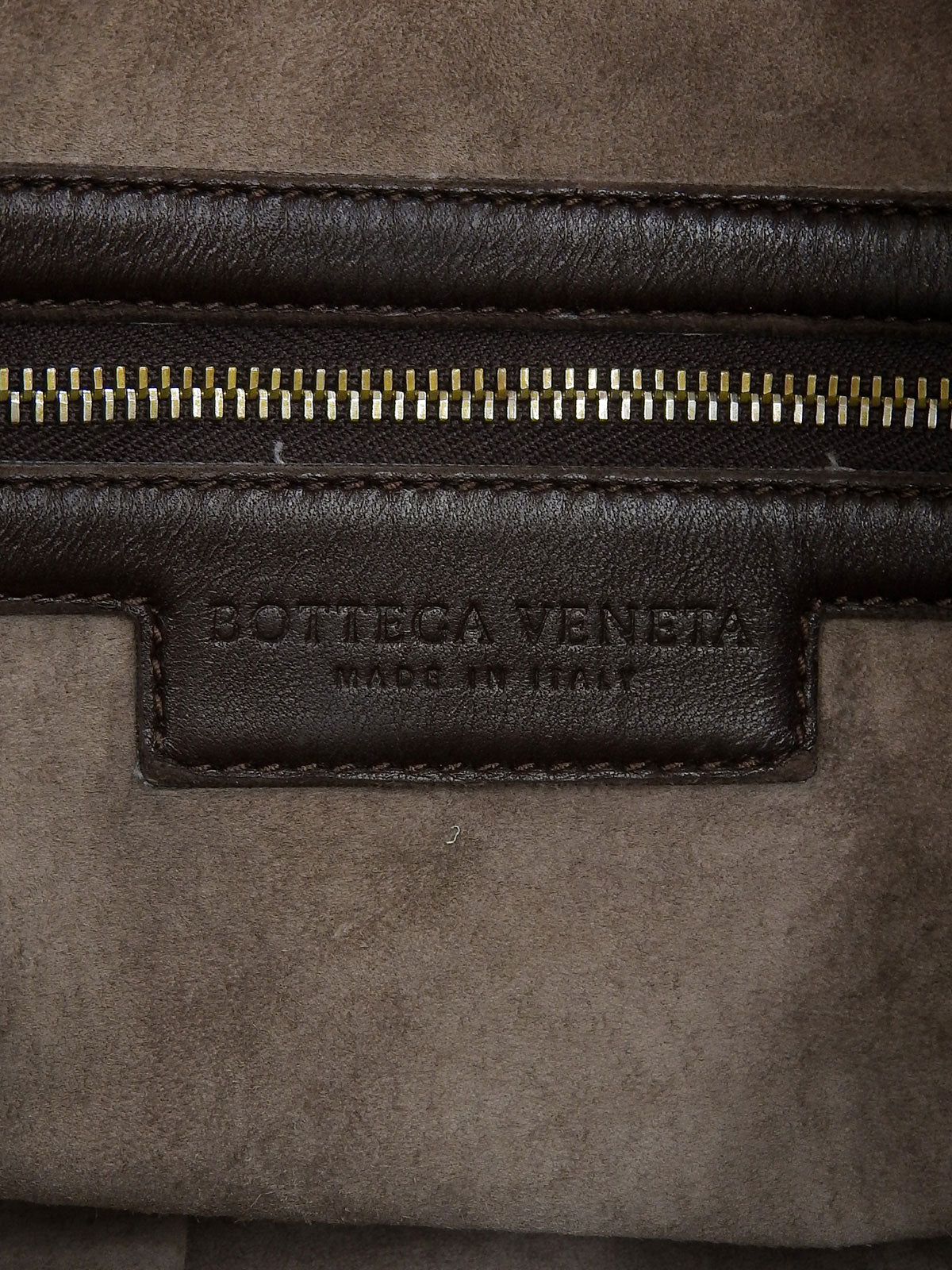 イントレチャートショルダーバッグ　ブラウン