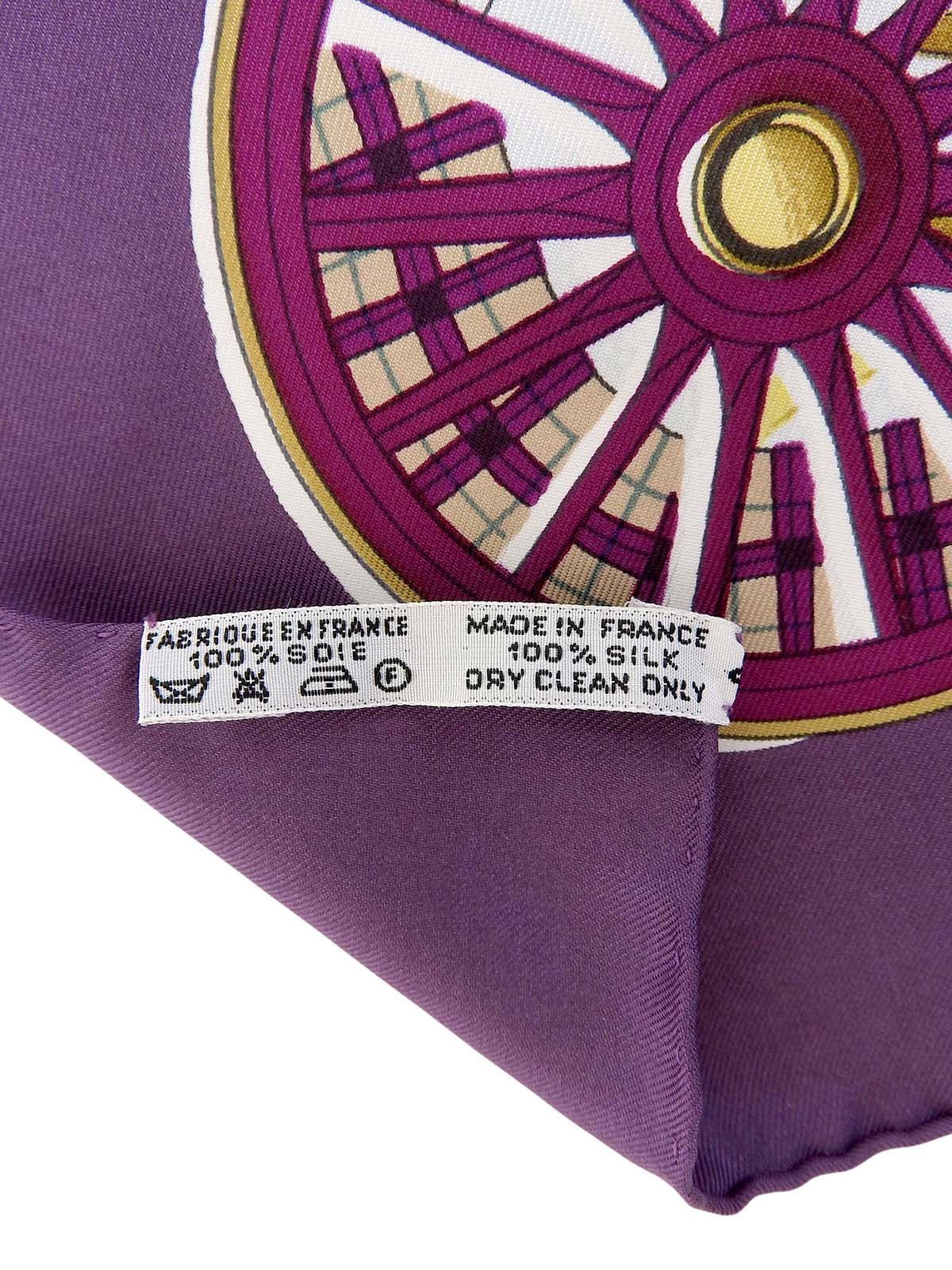 カレ90 Lhiver En Posteパターンスカーフ パープル/ホワイト/マルチ