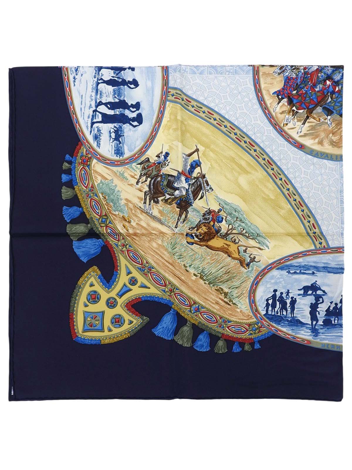 カレ90 cavaliers peulsパターンスカーフ ネイビー