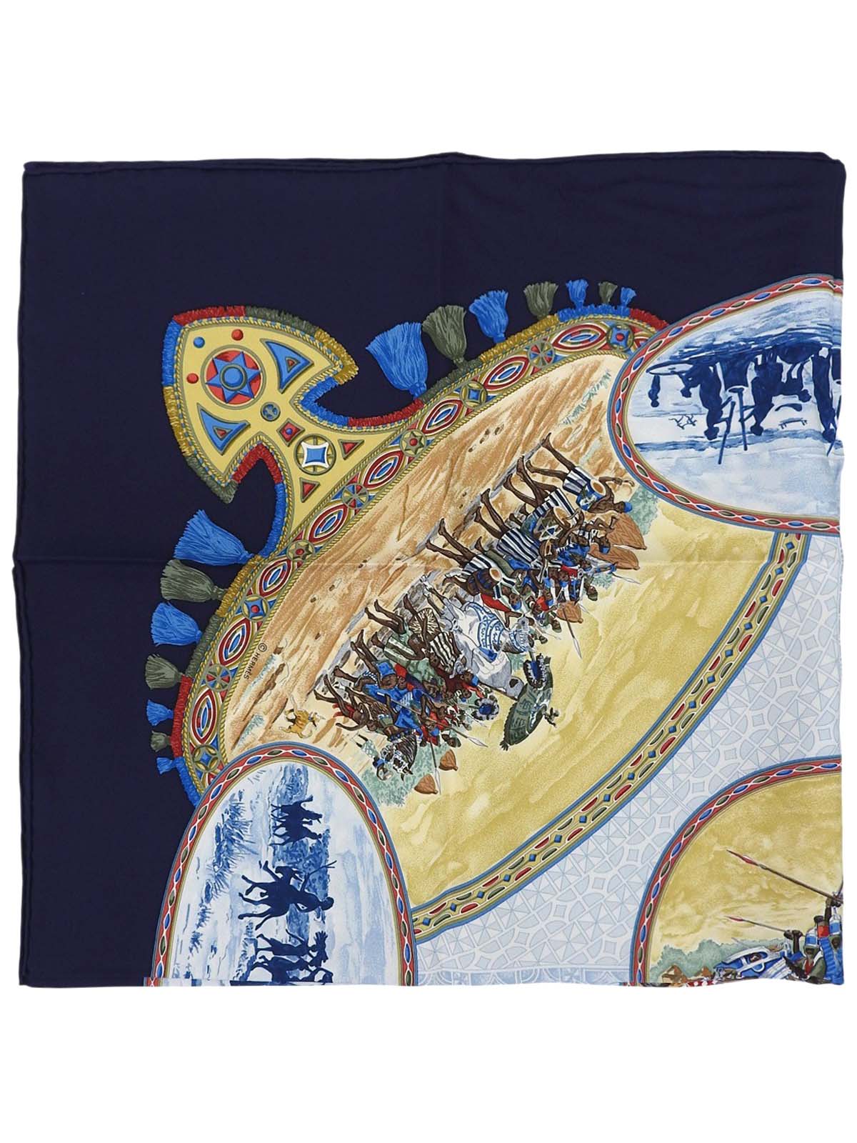 カレ90 cavaliers peulsパターンスカーフ ネイビー