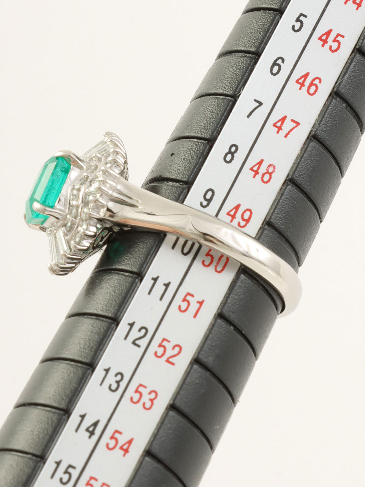 Platinum Diamond Emerald Ring in Silver/Green