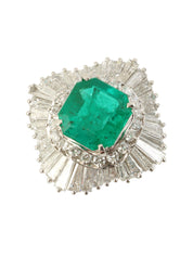 Platinum emerald and diamond ring in silver/green