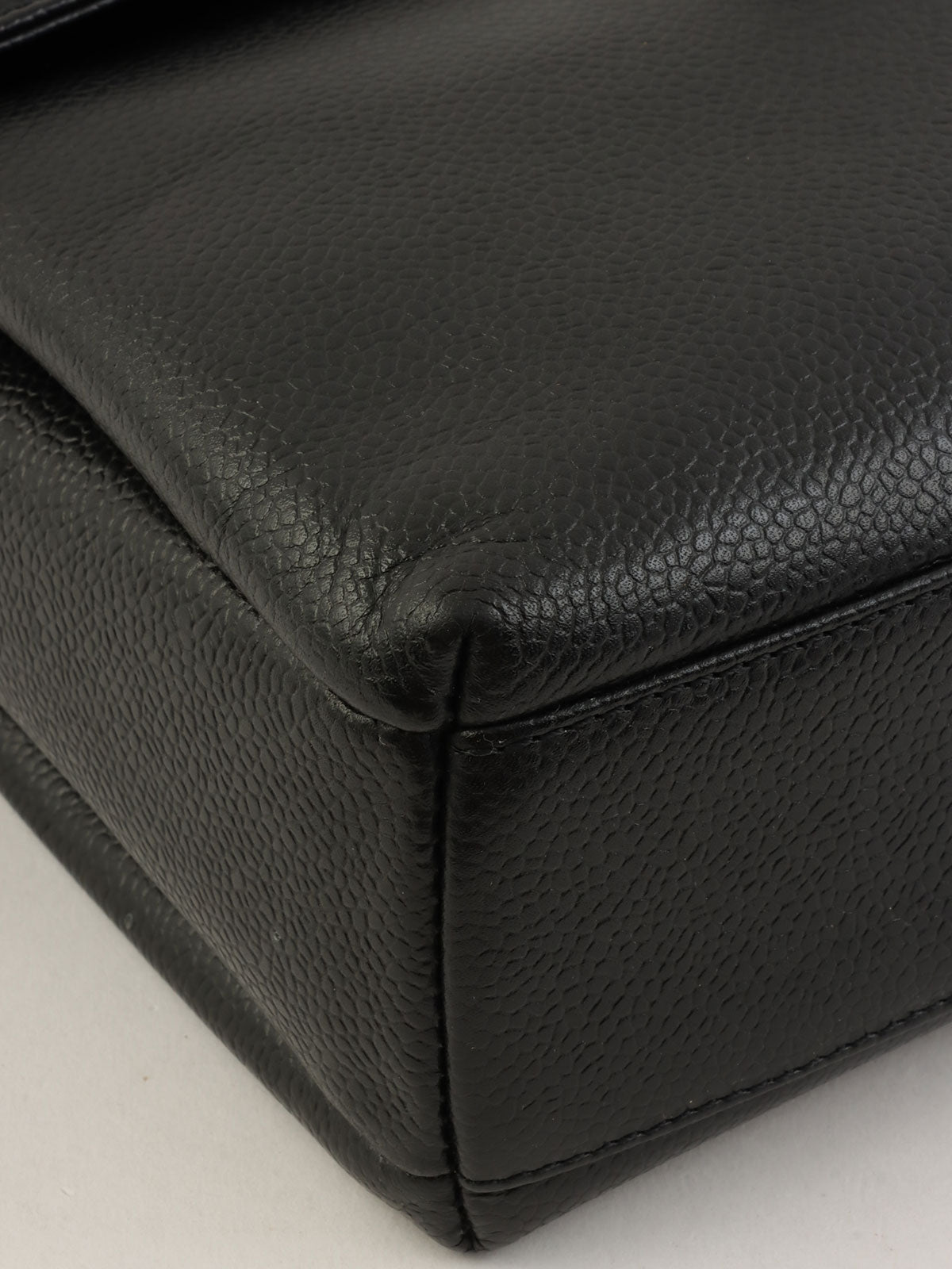 1998年鱼子酱皮CC标志牌单肩包 黑色