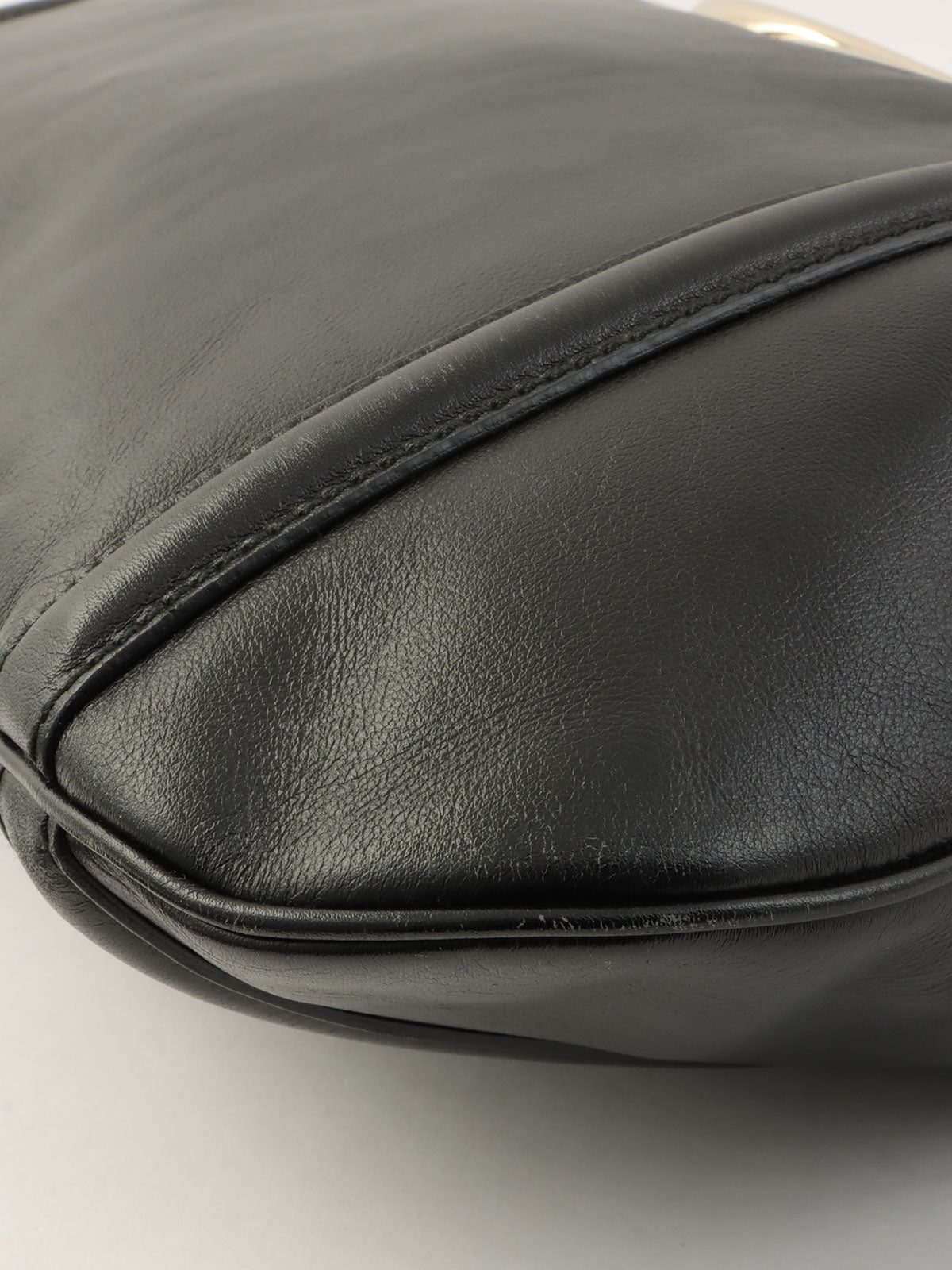 インターロッキングショルダーバッグ ブラック