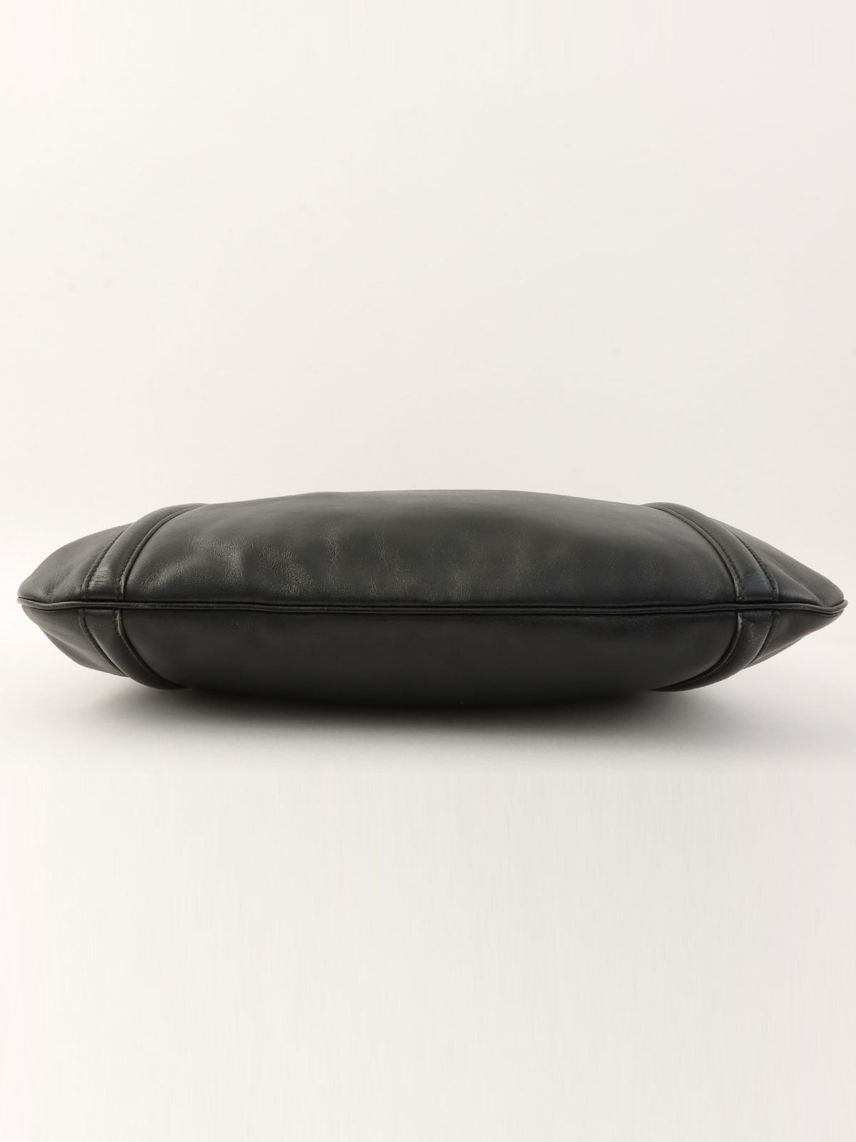 インターロッキングショルダーバッグ ブラック